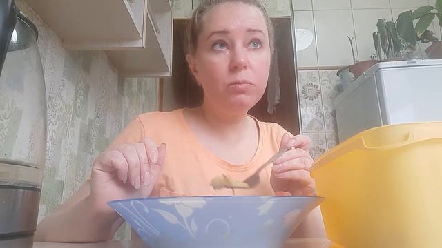 мукбанг с жареной картошкой и грибами. пальчики оближешь смотреть онлайн