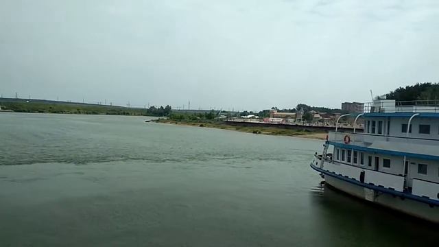 На теплоходе(4) смотреть онлайн