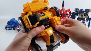 Miniforce X 5 Penta X bot transform to 5 vehicles!