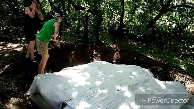 ЗЕМЛЯНКА / 3 серия. ПОСТРОЙКА КРЫШИ смотреть онлайн