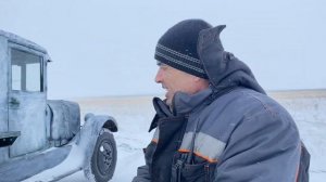 На площадке №5. Военные машины на проекте. Замечательные ЗИСы. Раритетный бензовоз.