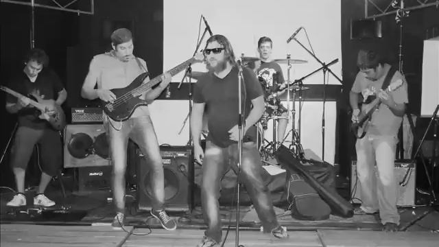 SOBREVIVIENTE DE BAR "JORNAL" 2015 (LINCOLN) смотреть онлайн