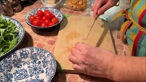 Салат с Креветками, Рукколой и Томатами на Праздничный стол, за 5 минут . Быстро и вкусно на НГ 202