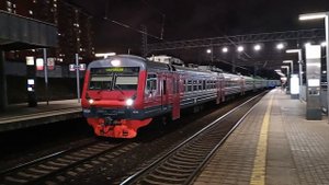 Поезд ЭД4 434 проезжает мимо станции МЦД 2 Красный Строитель
