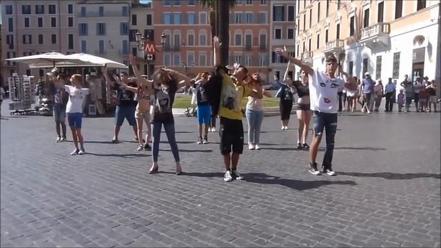 Flash mob Lady Gaga (ROME) смотреть онлайн