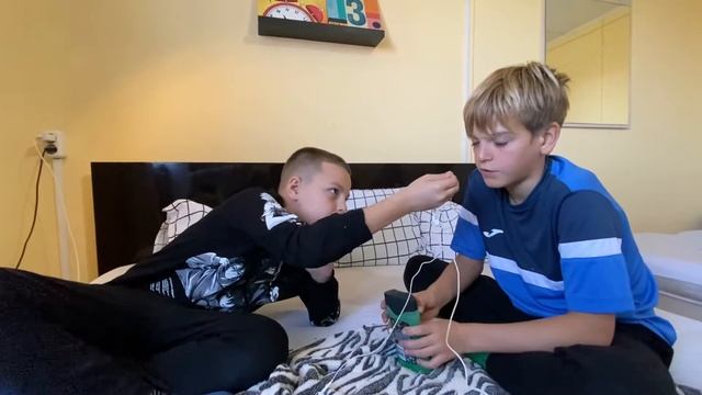 Интервью Артём Гриб берет у Миши Сергиенко смотреть онлайн