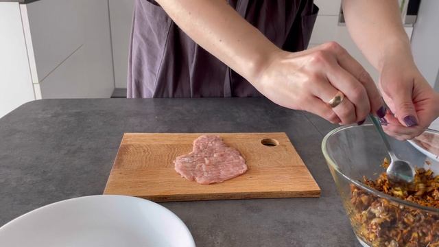 М'ясні крученики в підливі! Крученики з грибами! Рецепт української кухні! М'ясні биточки! Рулетики смотреть онлайн