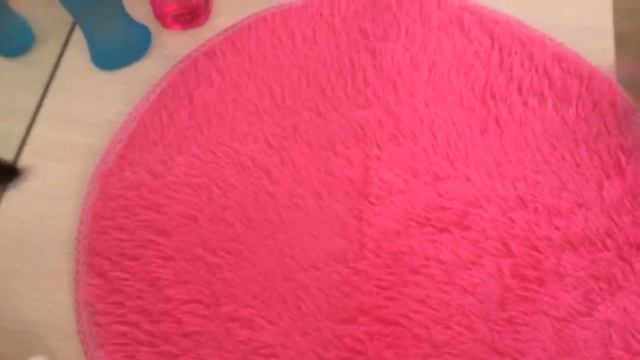 Розовый коврик из Китая