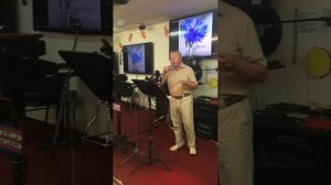 "Аврора уж солнце встречала" муз. Р.Леонковалло, сл. А.Мертен, исп.В.Орленко, акк. Иза Фридман.