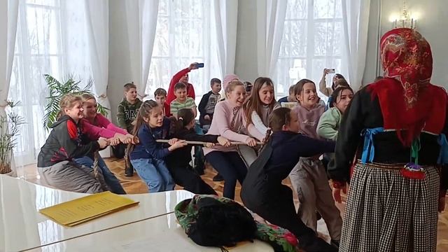 Сжигаем соломенную бабу, чтобы весна пришла! Блинная неделя подходит к концу.