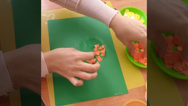 Заняття з аплікації (молодша група)🏵🏵🏵 смотреть онлайн