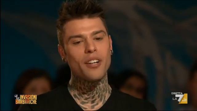 Fedez: ero un bambino un po' diverso смотреть онлайн