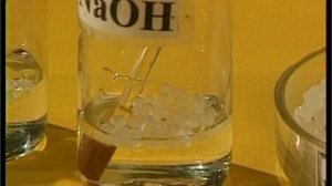 Отношение полиэтилена к растворам кислот, щелочей и окислителям