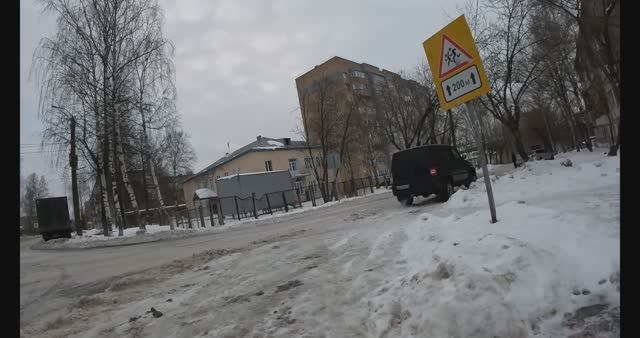 Электровелосипед в гололед на шипованной резине смотреть онлайн