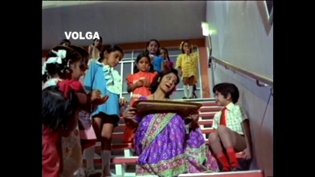 Bangarukalalu movie song, Puttinaroju jejelu chittipapayi neeku eteta ila pandagajaragali...