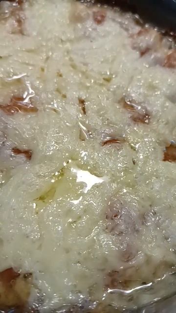 жульен с грибами, сливками и куриной грудкой смотреть онлайн