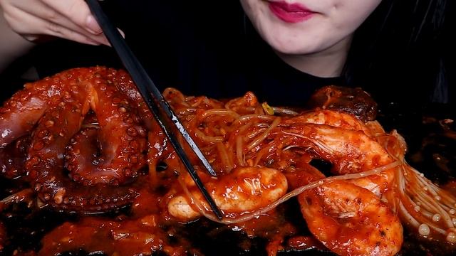ASMR SPICY SEAFOOD BOIL 매운 해물찜 먹방 ENOKI MUSHROOM, OCTOPUS MUKBANG 문어, 새우,  팽이버섯 EATING SOUNDS