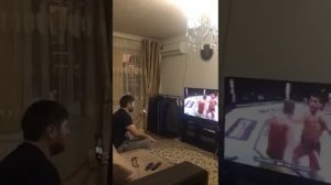 ЧЕЧЕНЕЦ БОЛЕЕТ ЗА ХАБИБА НУРМАГОМЕДОВА!БОЙ ВЕКА