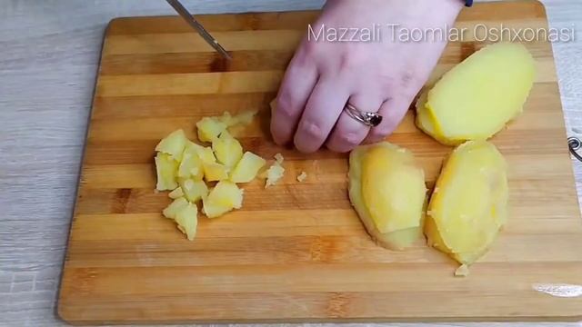 САЛАТ ЗАГАДКА ДЛЯ ГОСТЕЙ.САЛАТ ПРАЗДНИЧНЫЙ СТОЛ! Попробуйте и удивите своих Гостей. смотреть онлайн