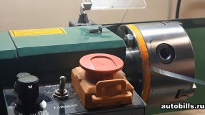 Простейшая делительная шкала токарного станка.