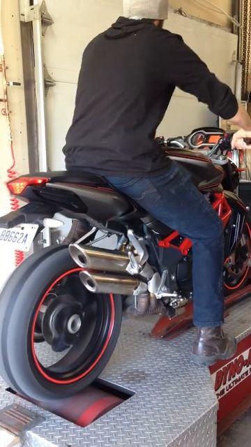 MV Agusta Brutale 1090RR 2012 quick Dyno Run 2 смотреть онлайн