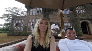 BREAKFAST with GIRAFFES at GIRAFFE MANOR, KENYA - Завтрак с Жирафами, Кения