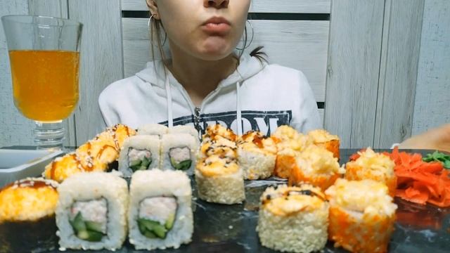 MUKBANG СУШИ И РОЛЛЫ ОБО ВСЁМ смотреть онлайн