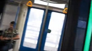 Московское метро. Станция Пионерская. Прибытие поезда.