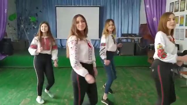 Гурт "Selfie" пісня "Show me your love" (вокальна студія "Веселка")