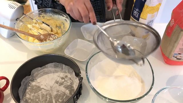 How to Easily Bake your First Cake | Tamil | கேக் செய்வது எப்படி | Anitha Anand смотреть онлайн