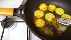 Закуска из кабачков с чесноком и помидорами/ Zucchini with tomatoes