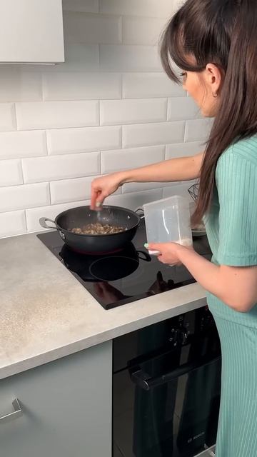 Гости просят завернуть с собой! смотреть онлайн