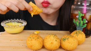 ASMR CHEESE BALLS 치즈볼 먹방 咀嚼音 チーズボール MUKBANG NO TALKING EATING SOUNDS