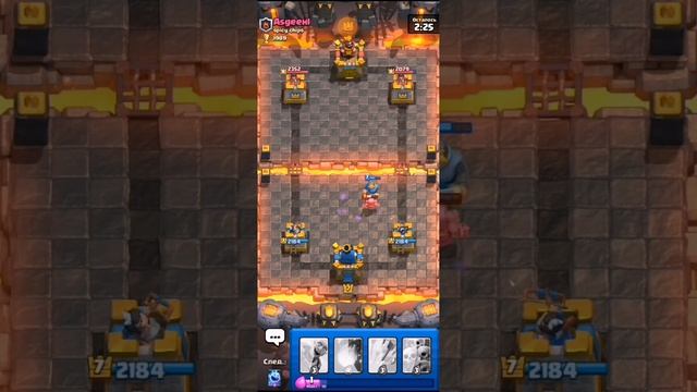 Бомблю против грибов и поднимаюсь на новую арену (королевскую) смотреть онлайн