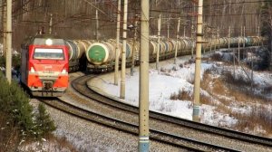 «Скрещение поездов» два поезда с цистернами ВЛ11-402/393Б + 2ЭС10-144