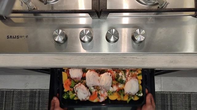 Приготовление очень нежной курицы с овощами в духовке. смотреть онлайн
