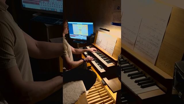 The Show Must Go On - Queen (organ version) #theshowmustgoon #queen #organmusic #music смотреть онлайн