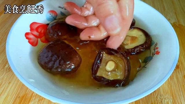 冬天要多吃蘿蔔，教你一個新做法，不炒也不油炸，岀鍋鮮香入味，上桌全家搶著吃，【美食烹飪秀】，#蘿蔔丸子, #蘿蔔丸子食譜，#蘿蔔丸子料理，#蘿蔔丸子的做法，#蘿蔔丸子怎麼做