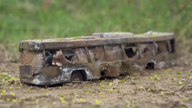 Реставрация игрушечного автобуса Scania!!! смотреть онлайн