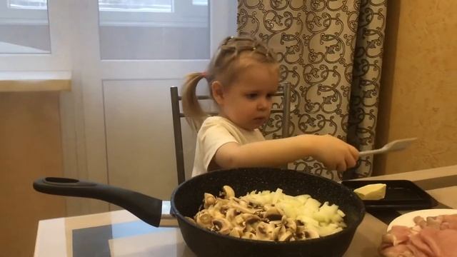 Отбивные с грибами под сыром смотреть онлайн