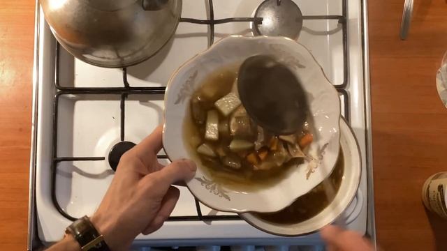 Суп из БЕЛЫХ сушеных грибов со сметаной и зеленью 💵 😋🤪 смотреть онлайн