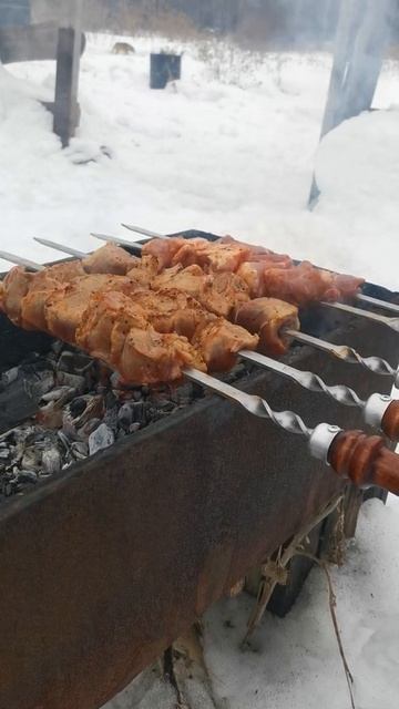 Жарим шашлык смотреть онлайн