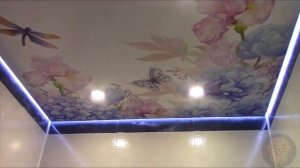 Натяжной потолок с фотопечатью в ванной