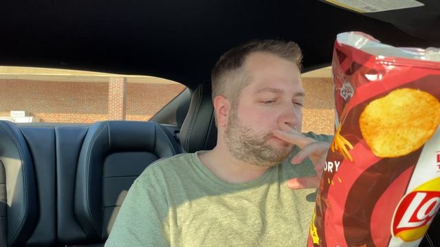 Lay's Cheddar Bacon Mac & Cheese Potato Chips Review
