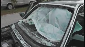 Замена лобового стекла автомобиля на примере BMW E34 Как вырезать и вклеить лобовое стекло.