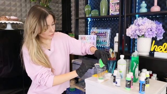 I tried fluid art using 3 METHODS | Alcohol vs Dish Soap vs Silicone | Acrylic Pours смотреть онлайн