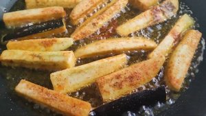 Жареные палочки из кабачков и баклажан