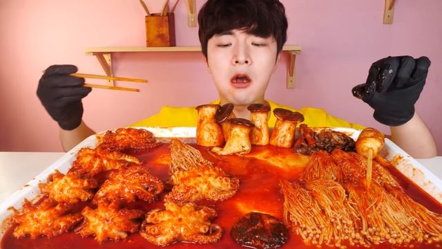 ENG SUB)Spicy Webfoot octopus Assorted Mushroom Eat Mukbang🔥Korean Seafood ASMR 후니 Hoony Eatingsoun