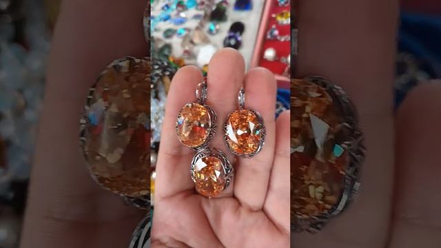Коллекция комплектов с камнем.