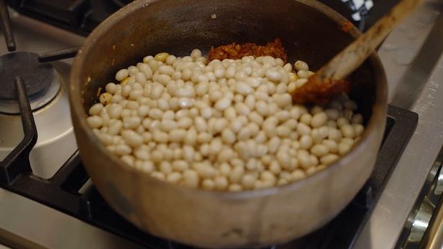 Kuru Fasulye Tarifi | Çömlekte Pastırmalı Kuru Fasulye